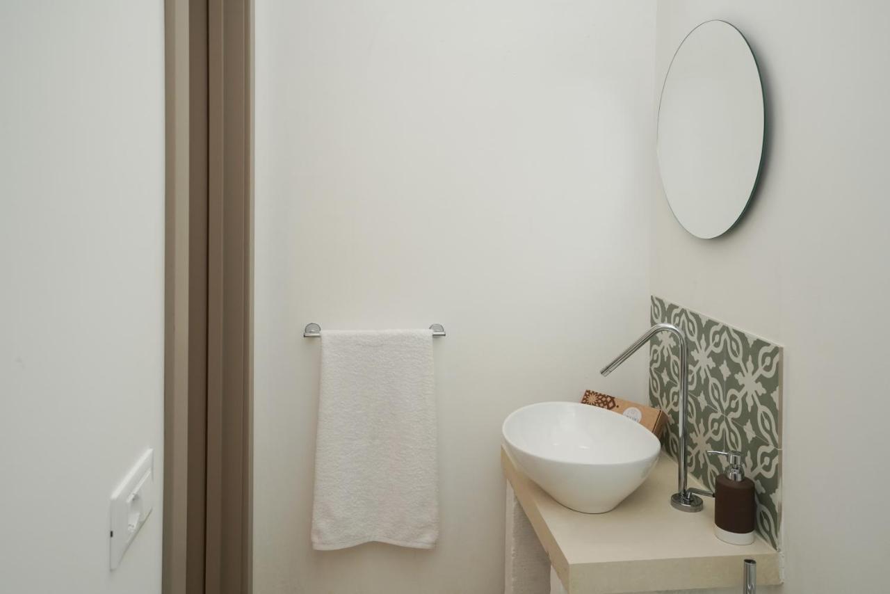 Casa Frea Dimora Storica Bed & Breakfast Martano Exterior photo