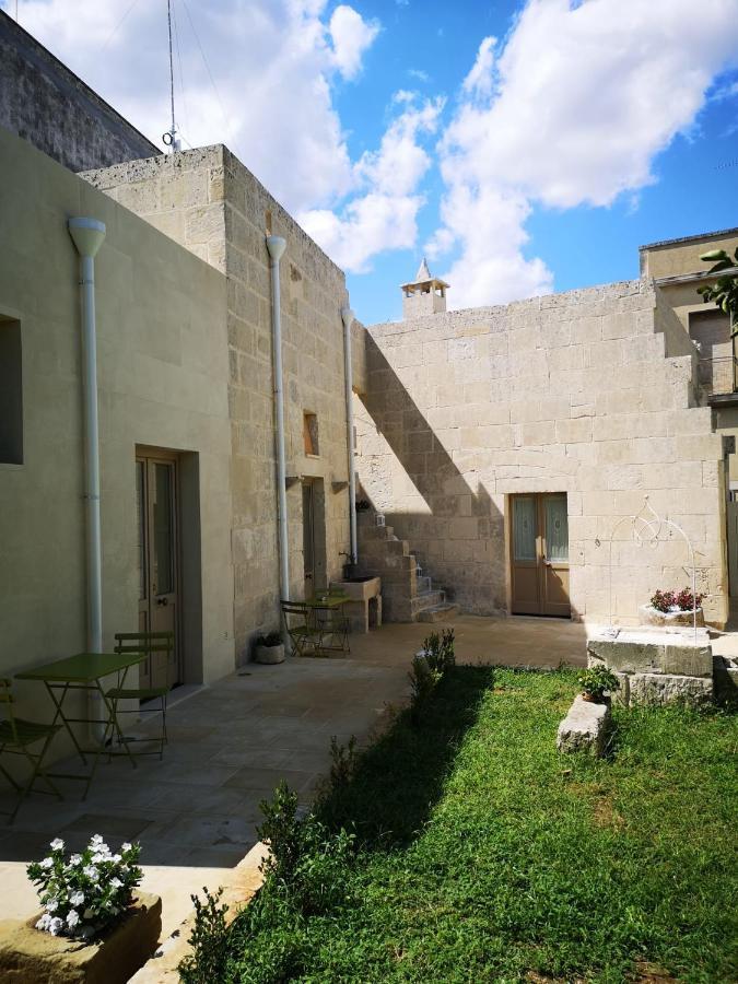 Casa Frea Dimora Storica Bed & Breakfast Martano Exterior photo