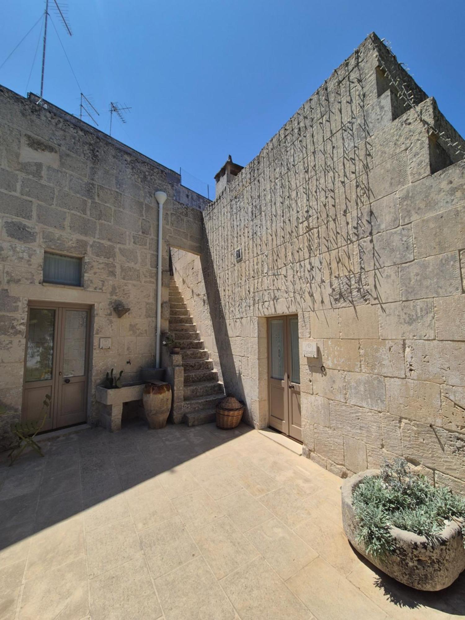 Casa Frea Dimora Storica Bed & Breakfast Martano Exterior photo